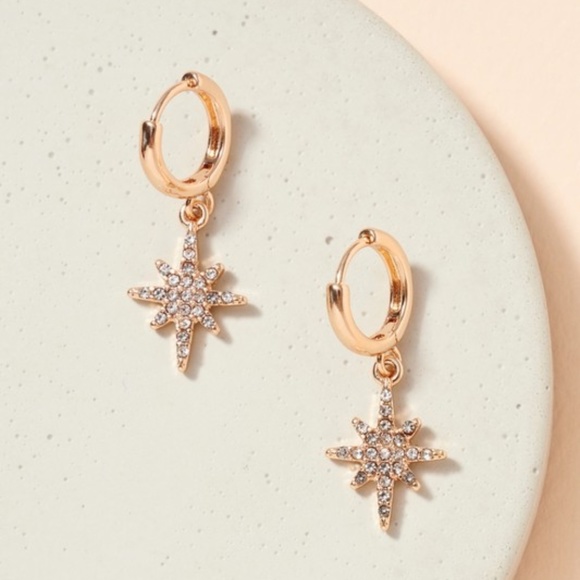 gold tone northern star hoop earrings rhinestones - Picture 2 of 3